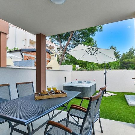 Cascada Villas With Private Jacuzzi And Private Parking Starigrad Paklenica Extérieur photo