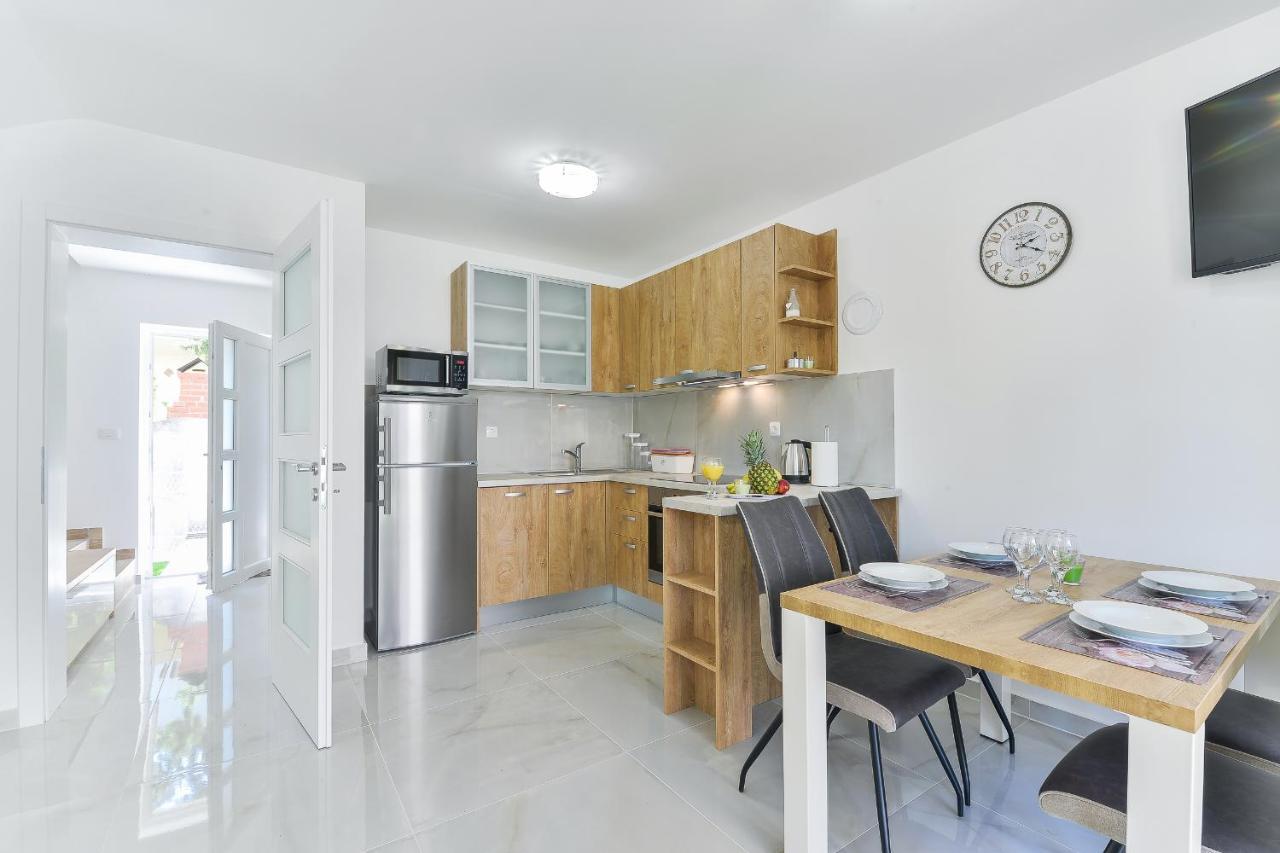 Cascada Villas With Private Jacuzzi And Private Parking Starigrad Paklenica Extérieur photo