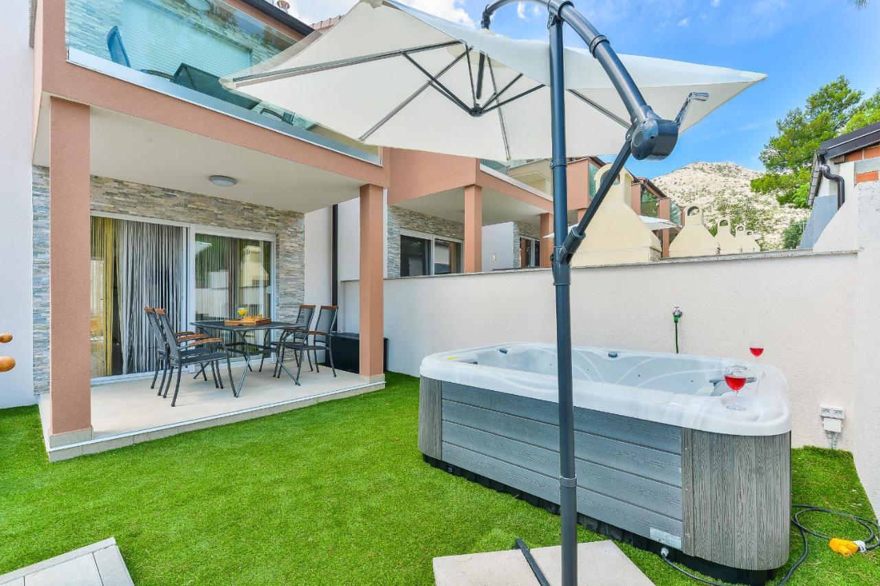 Cascada Villas With Private Jacuzzi And Private Parking Starigrad Paklenica Extérieur photo