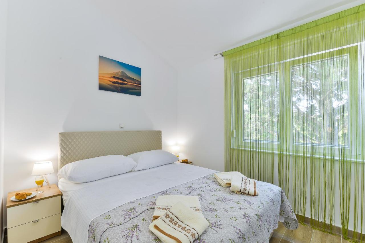 Cascada Villas With Private Jacuzzi And Private Parking Starigrad Paklenica Extérieur photo
