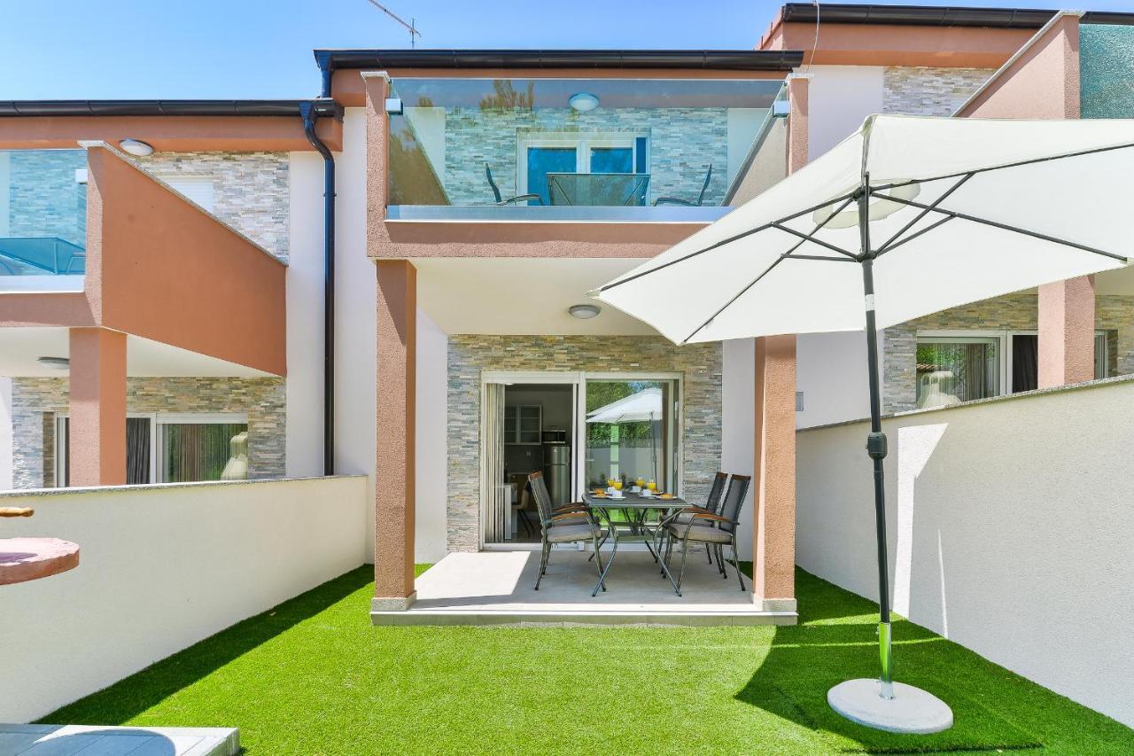 Cascada Villas With Private Jacuzzi And Private Parking Starigrad Paklenica Extérieur photo