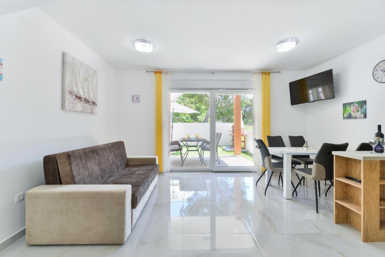 Cascada Villas With Private Jacuzzi And Private Parking Starigrad Paklenica Extérieur photo