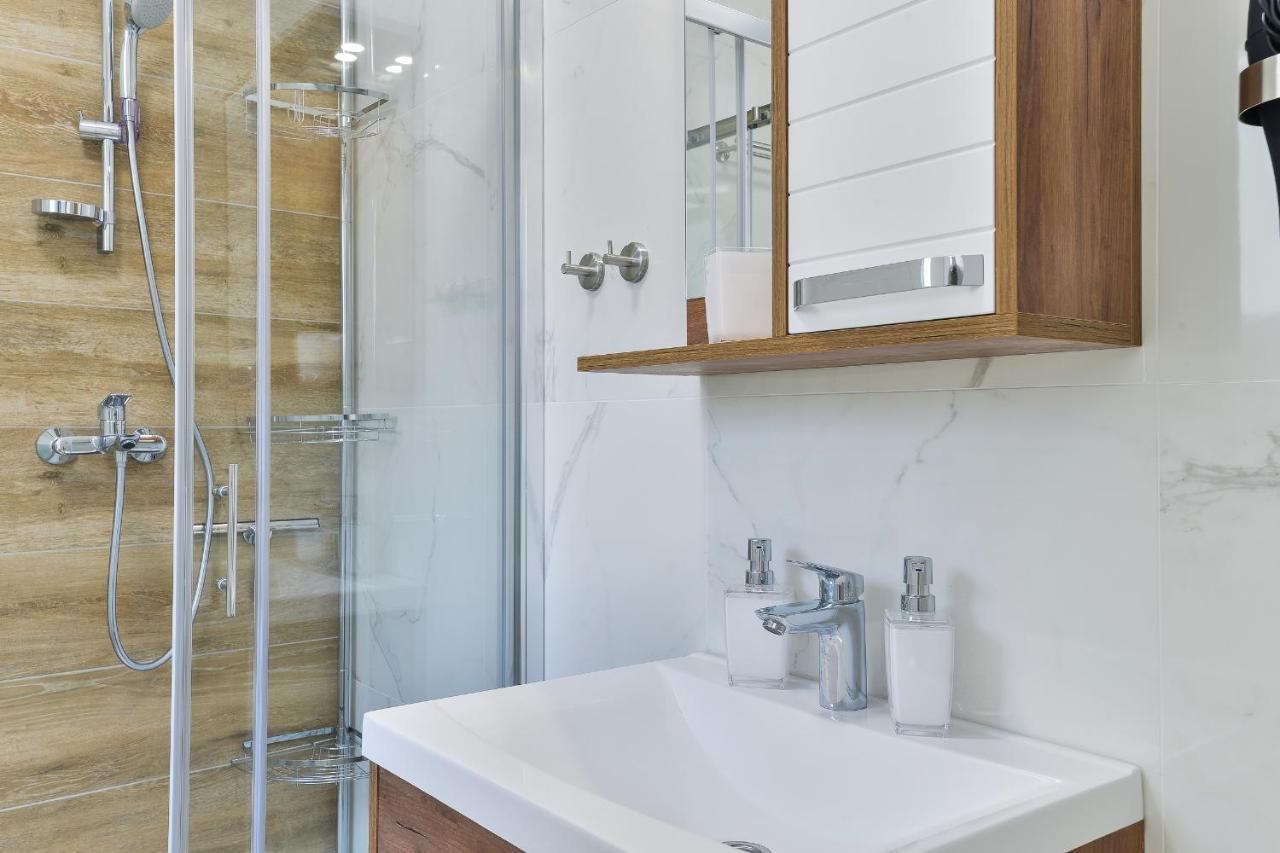 Cascada Villas With Private Jacuzzi And Private Parking Starigrad Paklenica Extérieur photo