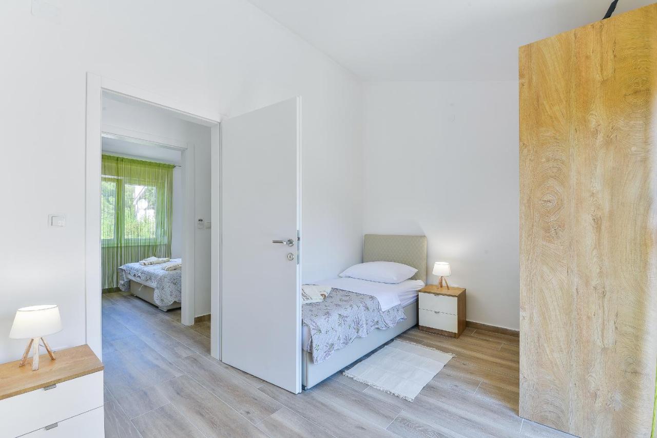 Cascada Villas With Private Jacuzzi And Private Parking Starigrad Paklenica Extérieur photo