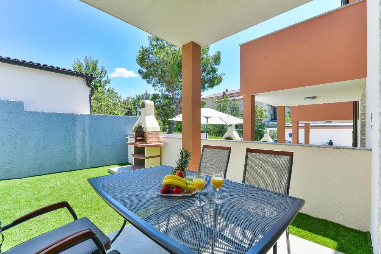 Cascada Villas With Private Jacuzzi And Private Parking Starigrad Paklenica Extérieur photo